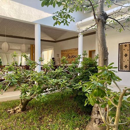 Nyumba Ya Mbuyu Hotel Malindi Exterior photo