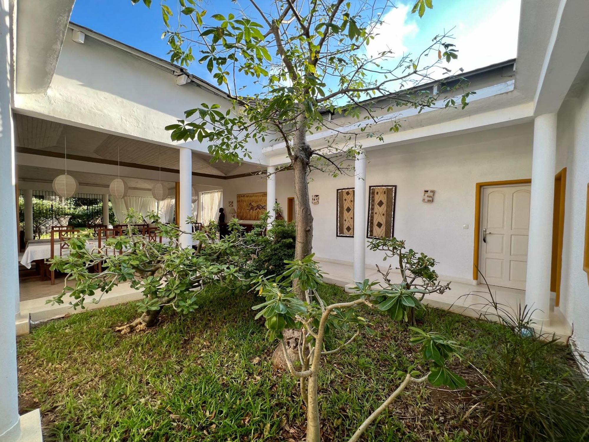 Nyumba Ya Mbuyu Hotel Malindi Exterior photo